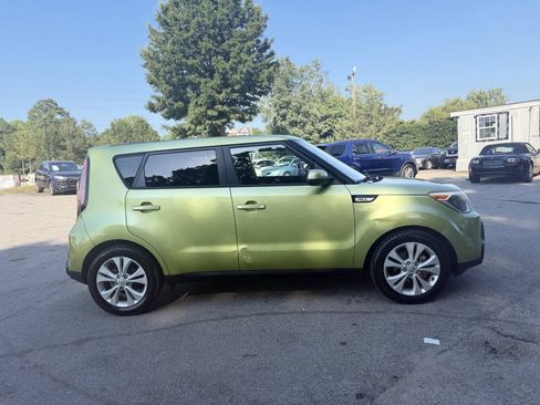Used 2015 Kia Soul + FWD image 4
