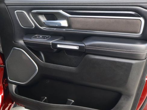Used 2023 RAM 1500 Laramie AWD/4WD image 18