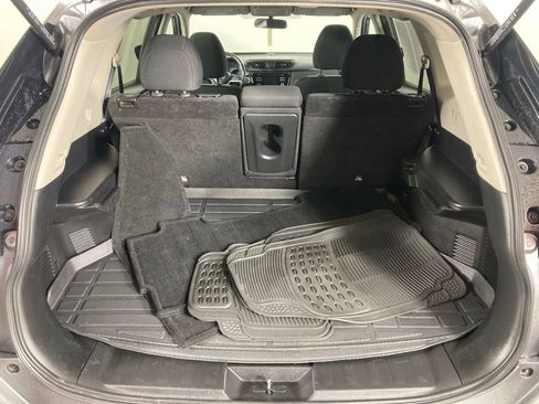Used 2017 Nissan Rogue SV image 23