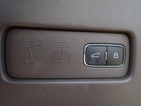 Used 2020 Lincoln Aviator Reserve w/ Elements Package Plus image 9