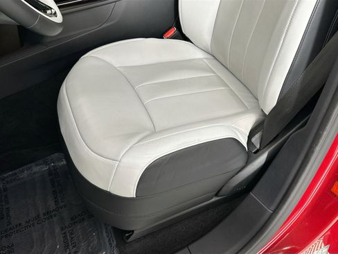 Used 2023 Land Rover Range Rover Sport First Edition image 17