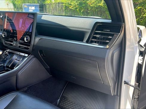 Used 2025 Lexus GX 550 w/ Accessory Package (Z1) AWD/4WD image 23