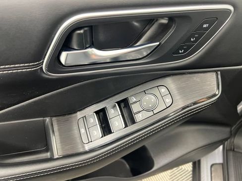 Used 2023 Nissan Rogue Platinum w/ Platinum Premium Package AWD/4WD image 13