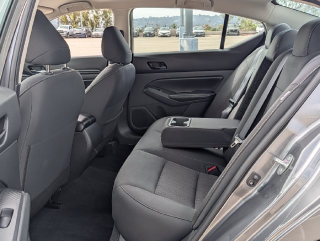 Used 2024 Nissan Altima 2.5 SV FWD image 11
