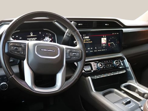 Used 2024 GMC Sierra 2500 Denali w/ Denali Reserve Package AWD/4WD image 17