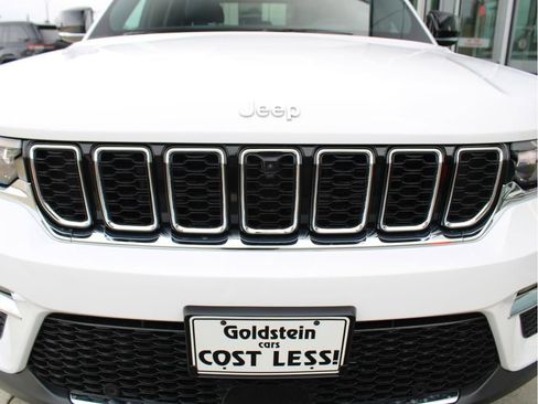 New 2025 Jeep Grand Cherokee Limited w/ Luxury Tech Group II image 2