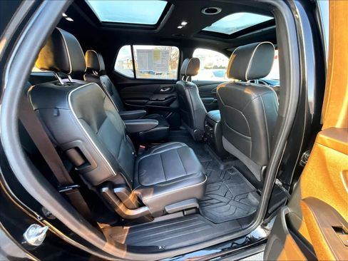 Used 2023 Chevrolet Traverse Premier w/ Redline Edition image 16