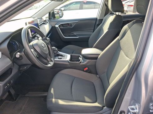 Used 2024 Toyota RAV4 LE AWD/4WD image 21
