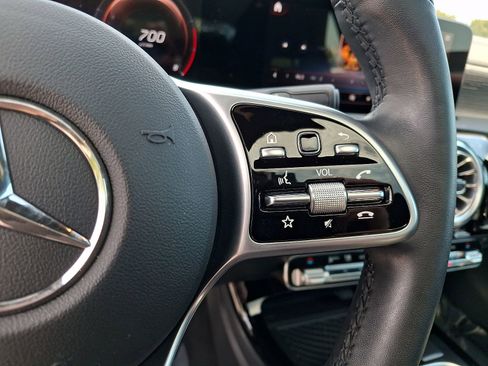 Used 2022 Mercedes-Benz CLA 250 image 22