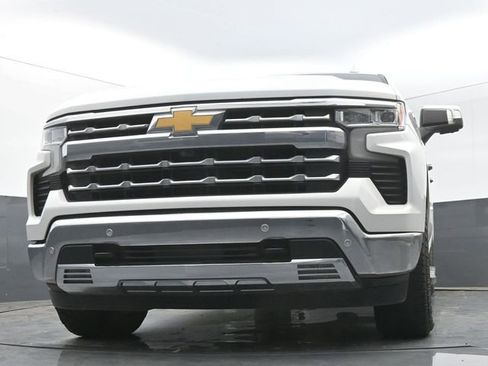 Used 2023 Chevrolet Silverado 1500 LTZ w/ LTZ Convenience Package II AWD/4WD image 38