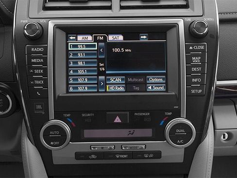 Used 2013 Toyota Camry XLE w/ Leather Pkg image 9