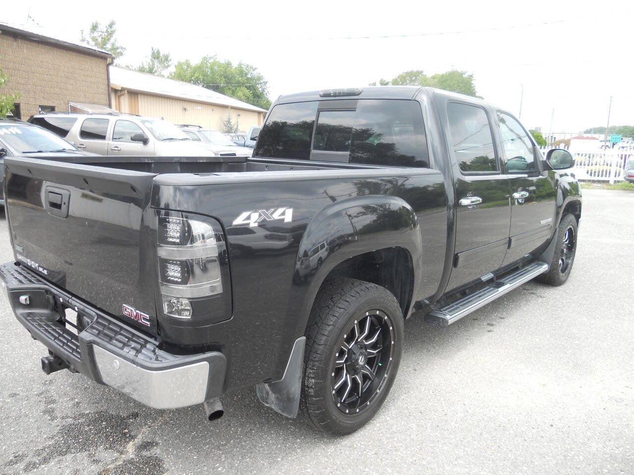Used 2010 GMC Sierra 1500 SLE w/ (PDW) Pro Sport Package AWD/4WD image 7