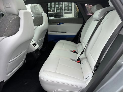 New 2026 Cadillac Optiq Luxury 1 image 15