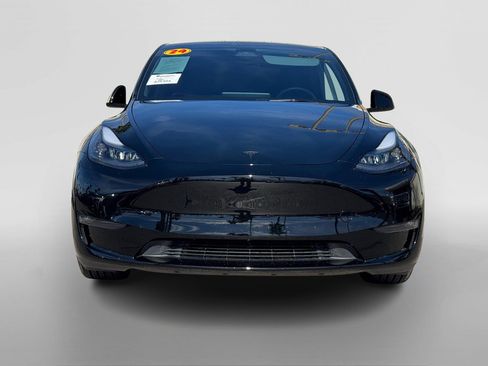 Used 2024 Tesla Model Y Performance image 8