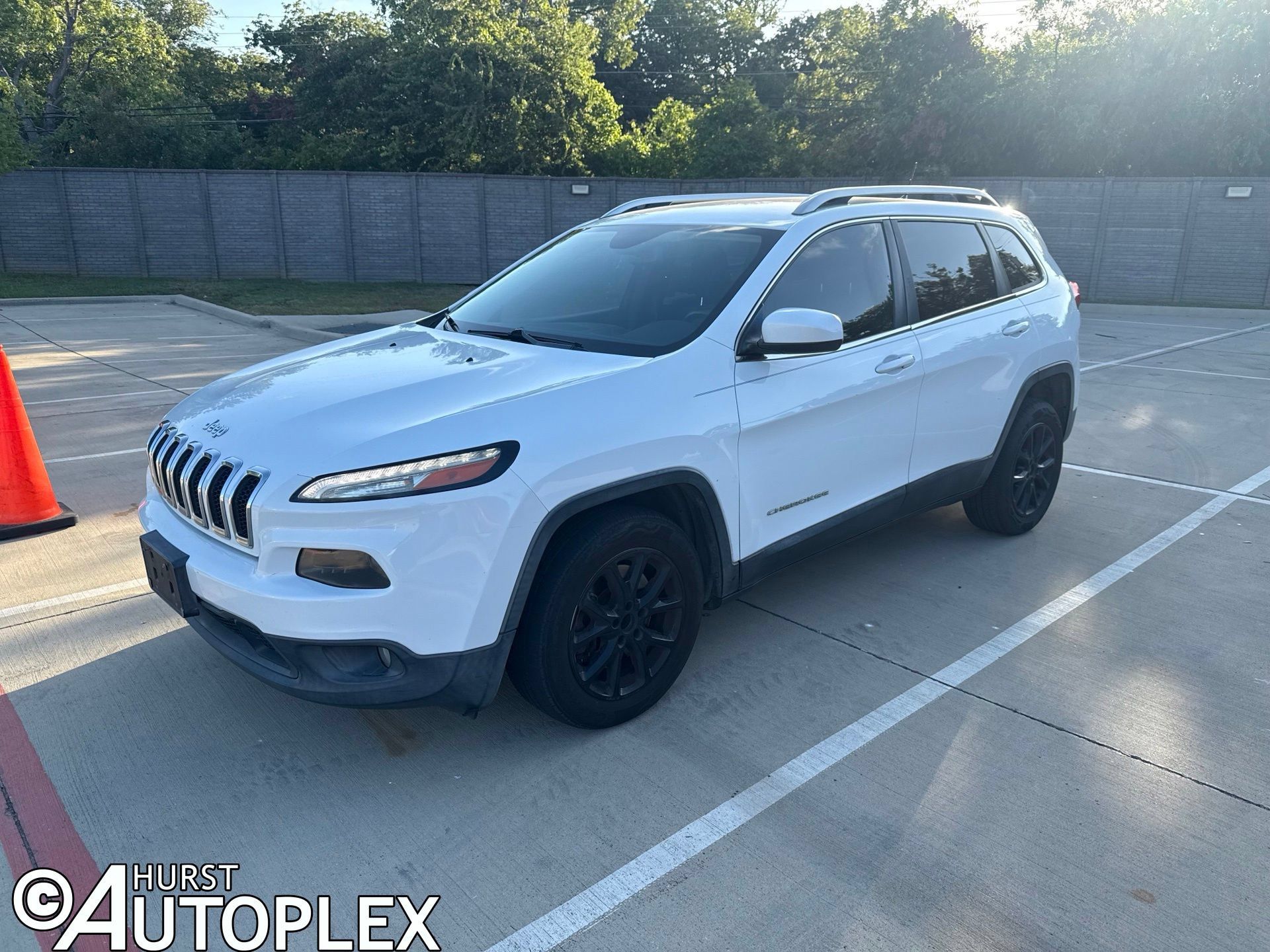 Used 2014 Jeep Cherokee Latitude FWD image 1