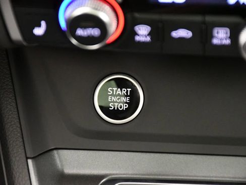 Used 2025 Audi Q3 2.0T Premium Plus w/ Premium Plus Package image 30