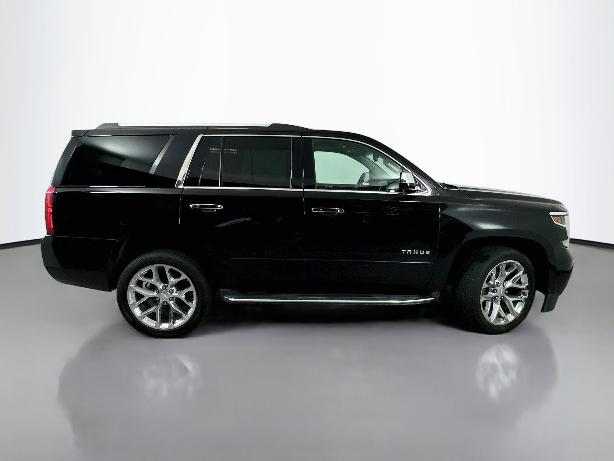 Used 2018 Chevrolet Tahoe Premier AWD/4WD image 8