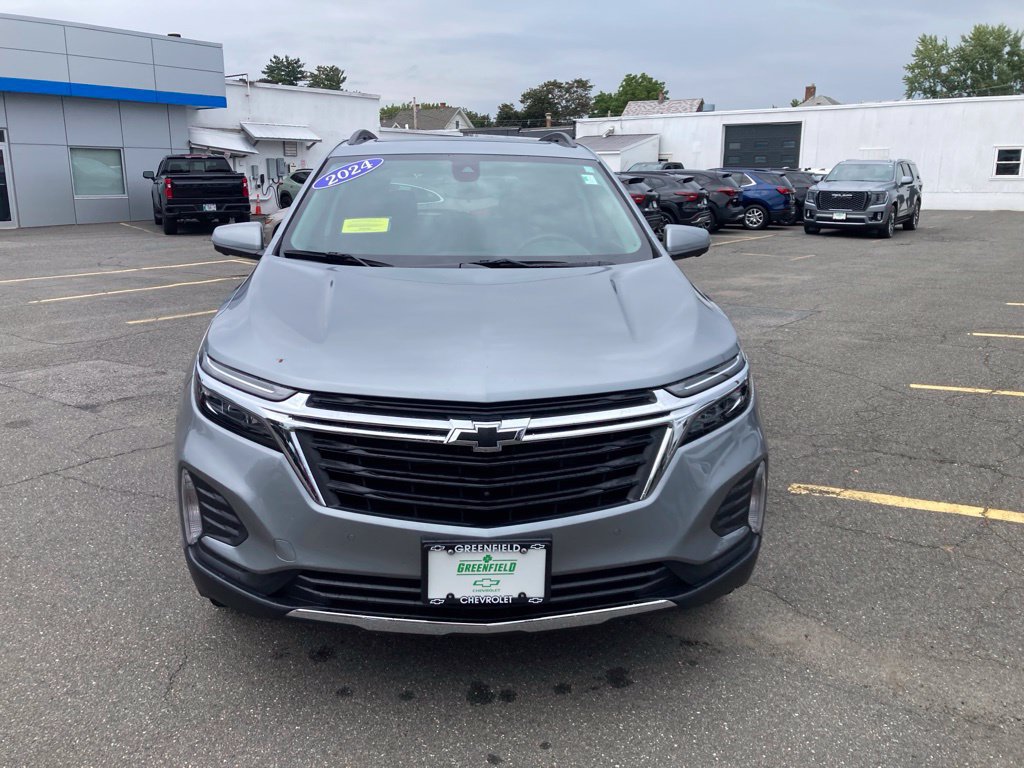 Used 2024 Chevrolet Equinox LT AWD/4WD image 2