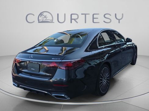 Used 2026 Mercedes-Benz E 450 4MATIC Sedan image 4