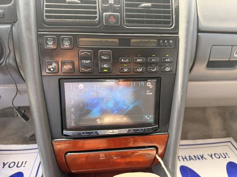 Used 1993 Lexus LS 400 image 10