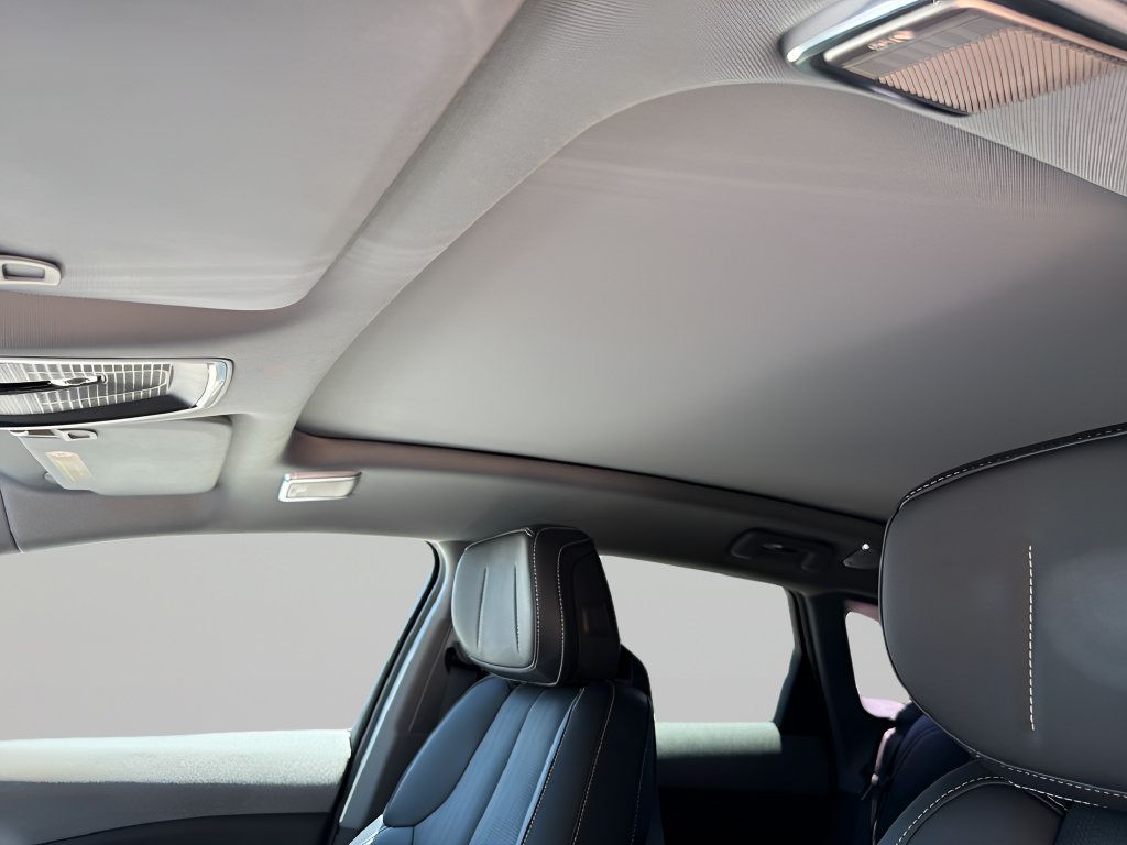 Certified 2025 Cadillac Optiq Sport 2 w/ LPO, Floor Liner Package AWD/4WD image 37