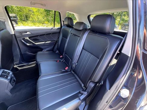 Used 2024 Volkswagen Tiguan SE AWD/4WD image 14