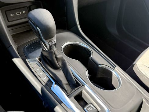 Certified 2022 Chevrolet Equinox LS image 21