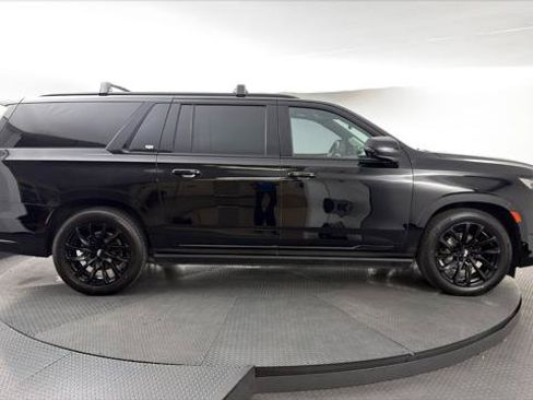 Used 2022 Cadillac Escalade ESV Sport Platinum w/ LPO, ONYX Package AWD/4WD image 11