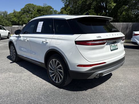 Used 2023 Lincoln Corsair Reserve w/ Equipment Group 201A FWD image 3