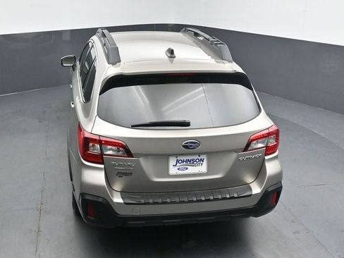 Used 2018 Subaru Outback 2.5i Premium image 24
