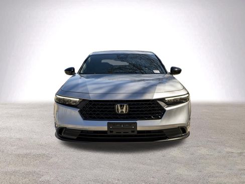 Used 2024 Honda Accord Sport image 3