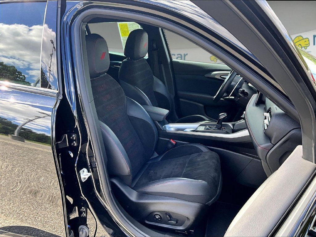 Used 2024 Dodge Hornet R/T AWD/4WD image 11
