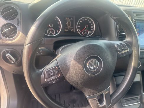 Used 2013 Volkswagen Tiguan S image 21