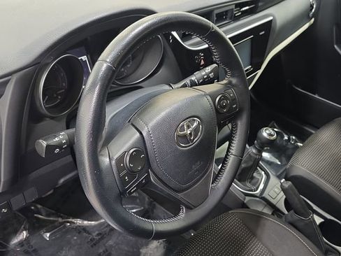 Used 2017 Toyota Corolla iM image 16