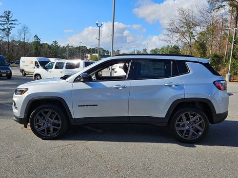New 2026 Jeep Compass Latitude image 4