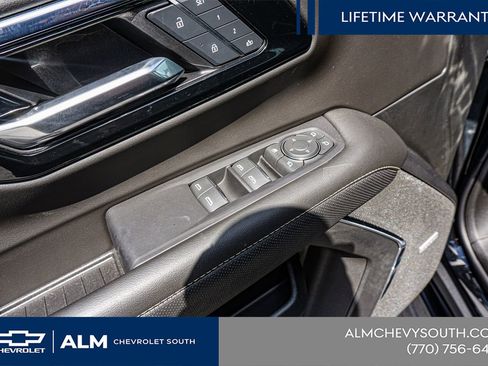 New 2025 Chevrolet Suburban Premier AWD/4WD image 54