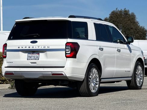 Used 2024 Ford Expedition Platinum AWD/4WD image 4