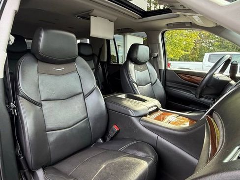 Used 2020 Cadillac Escalade Premium Luxury image 14