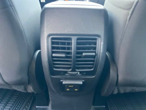 Used 2016 Ford Escape SE w/ Equipment Group 201A AWD/4WD image 16