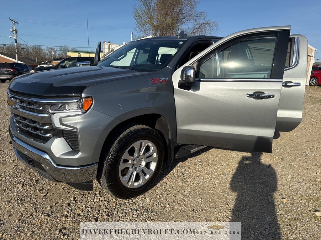 Certified 2025 Chevrolet Silverado 1500 LTZ AWD/4WD image 28