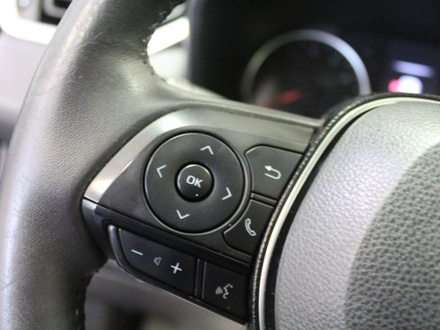 Used 2019 Toyota RAV4 XLE image 10