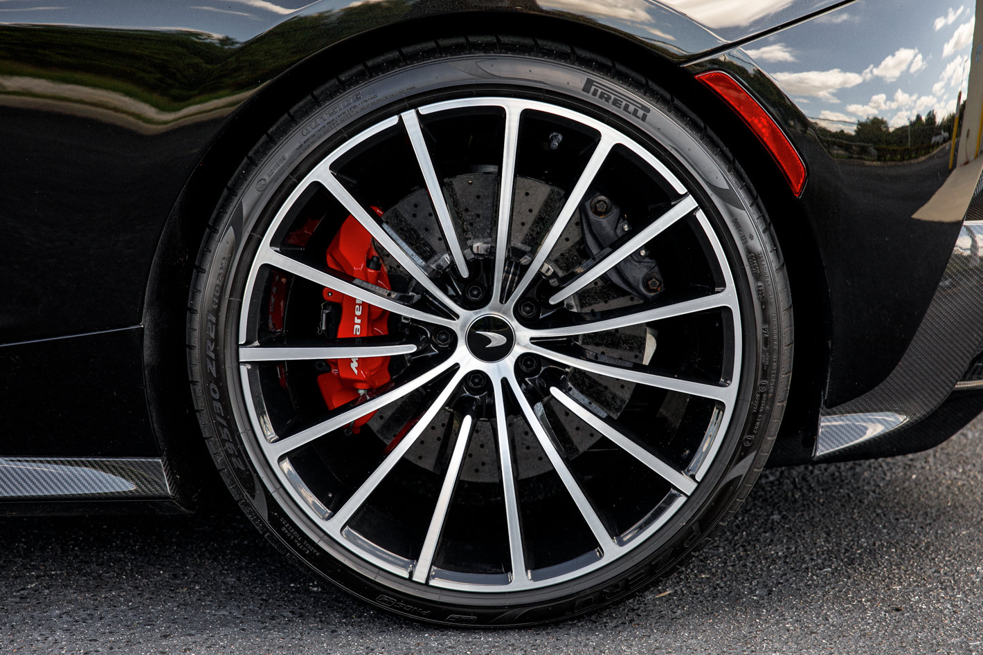 Used 2021 McLaren GT RWD image 10