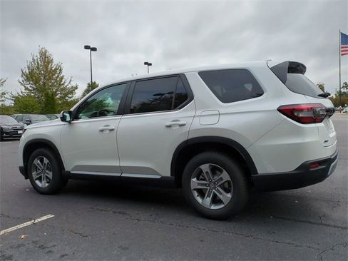 New 2025 Honda Pilot EX-L image 6