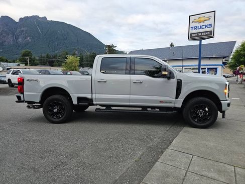 Used 2026 Ford F250 Lariat w/ Black Appearance Package AWD/4WD image 4