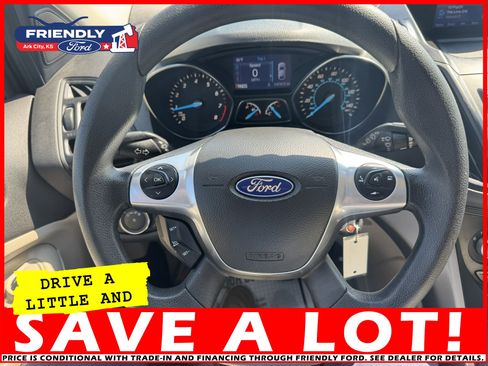 Used 2015 Ford Escape SE image 17
