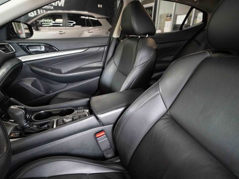Used 2022 Nissan Maxima SV w/ Floor Mat Group FWD image 10
