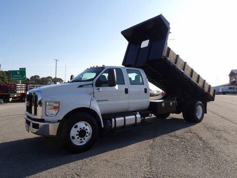 Used 2023 Ford F750 2WD Crew Cab Super Duty image 3