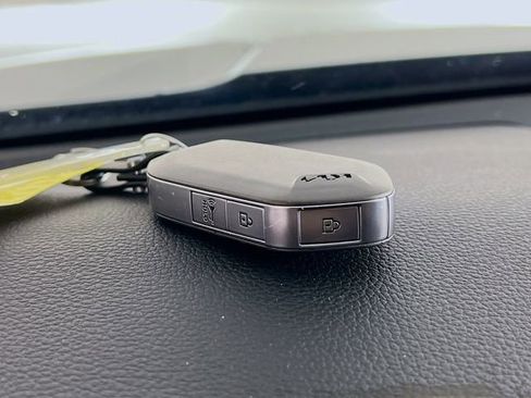 Used 2023 Kia Telluride S image 30