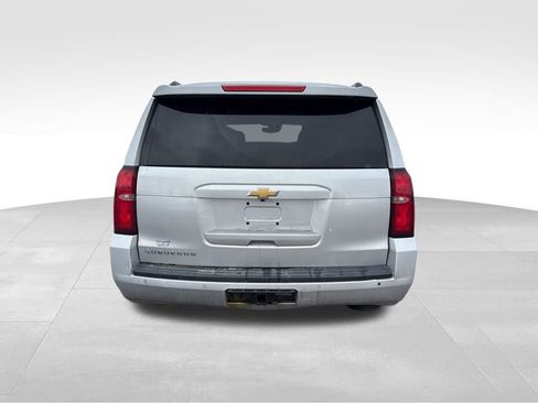 Used 2016 Chevrolet Suburban LT image 9