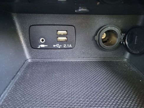 Used 2020 Subaru Forester Premium image 38